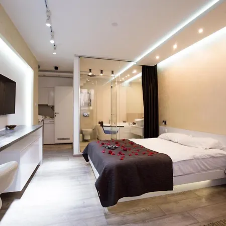 Apartment Luxury Boutique Center
