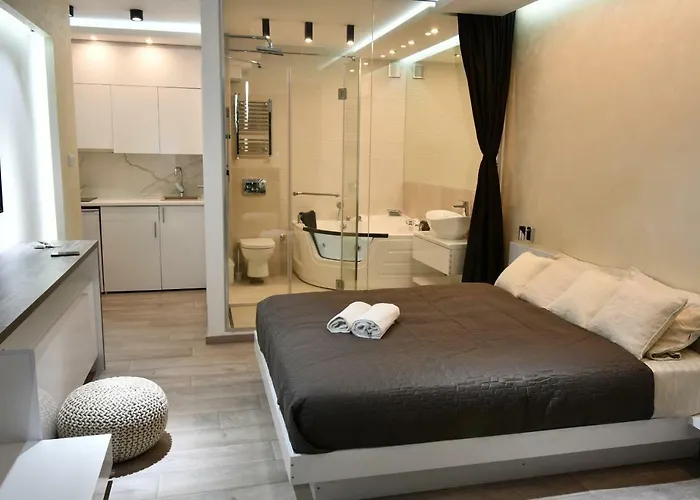 Luxury Boutique Center